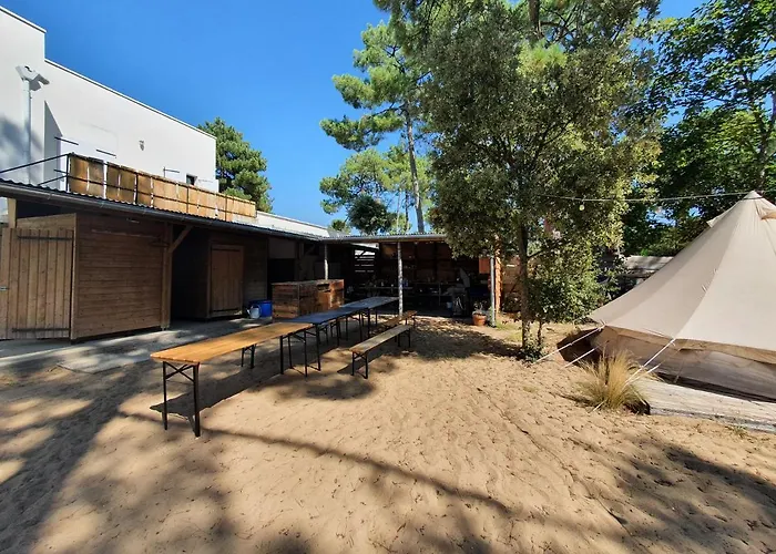 Auberge de jeunesse Dortoir De Charme 12 Lits 600m *